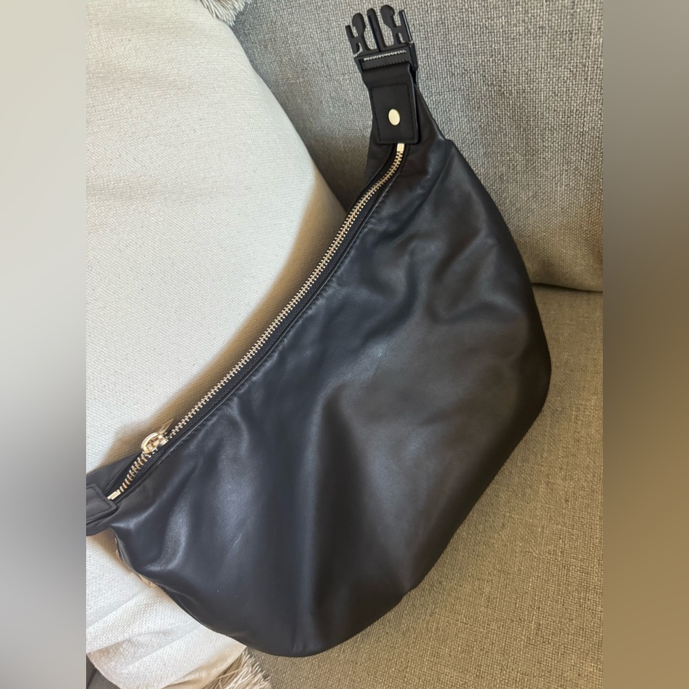 Lo & Sons Aoyama 2 bag- black with gold hardware, new - Picture 7 of 14